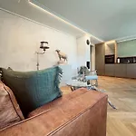 Art Residence, Beat Staehli * ברינץ
